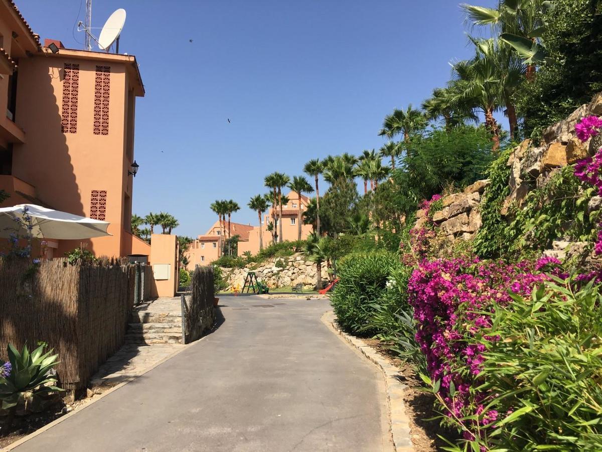 2236-Lovely Groundfloor With Pool View Casares Ngoại thất bức ảnh